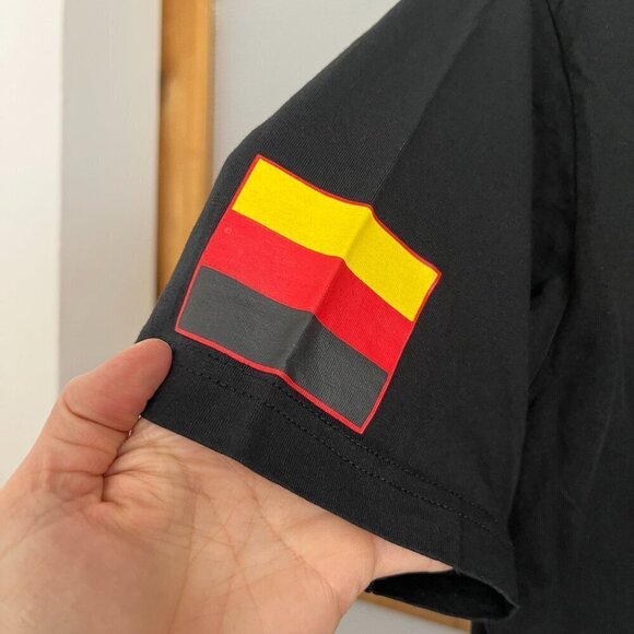 Germany Soccer Black Yellow Red Sports‎ Fan Novelty T-shirt by Striker Sz L - Picture 2 of 9